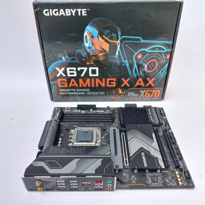 GIGABYTE X670 GAMING X AX Socket AM5 DDR5