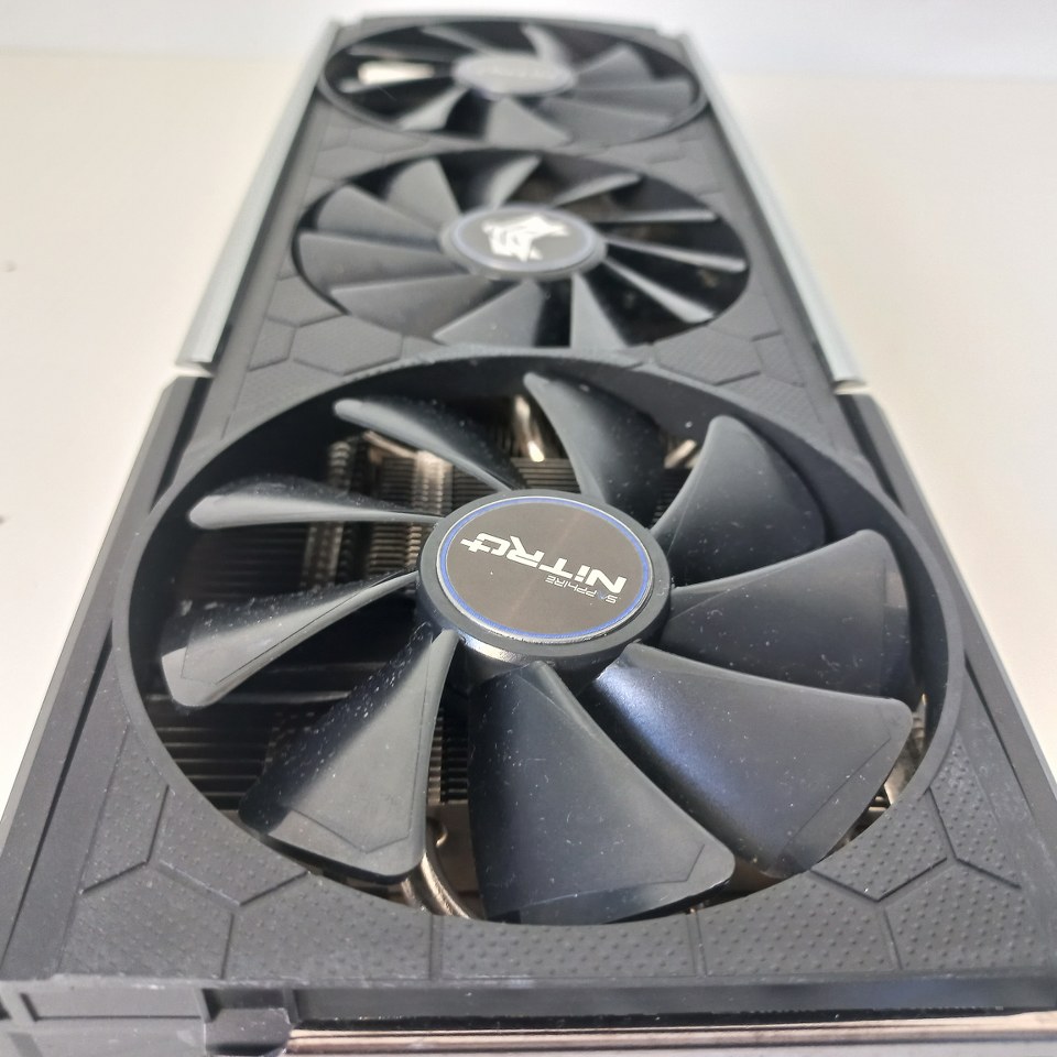 Amazon | SAPPHIRE NITRO+ RADEON RX 5700 XT 8G グラフィックス