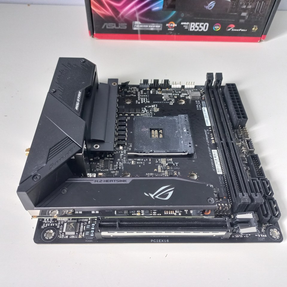 ROG STRIX B550-I GAMING | Płyty główne | ROG PL