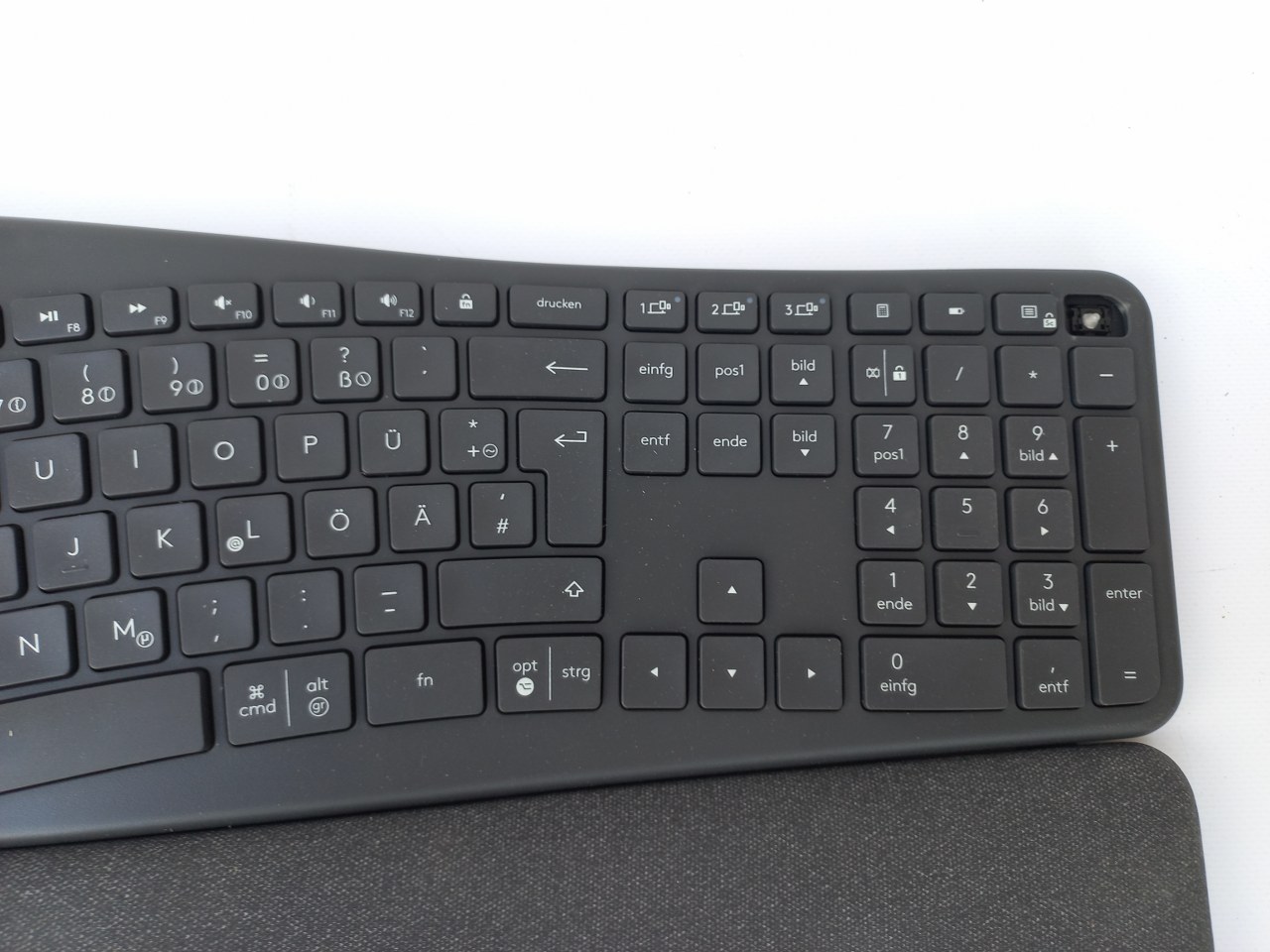 5099206094970 Logitech ERGO K860 - Bezprzewodowa ergonomiczna klawiatura dzielona