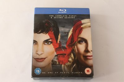 V-The Complete First and Second Seasons Blu-Ray 2011